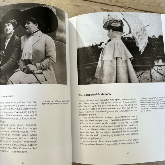 CHANEL | coffee table book  Illustrated Pictorial by Edmond Charles-Roux - Picture 6 of 10